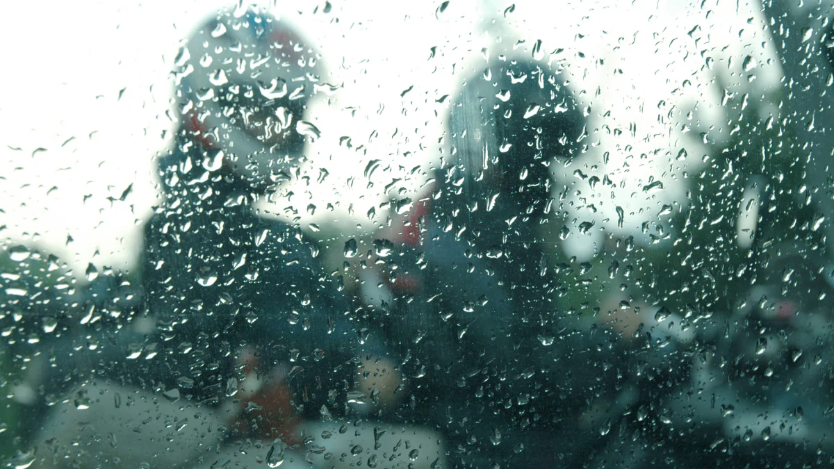 Wet_Weather_Motorcycle_Riding_Safety_Tips